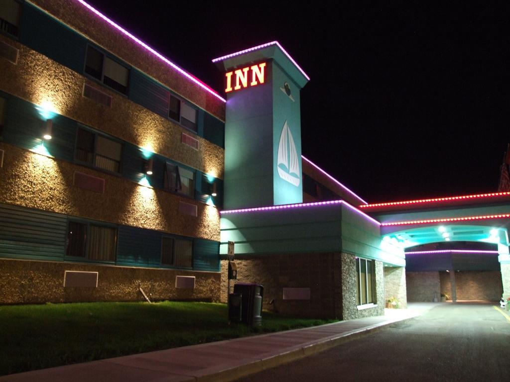 Lakeland Inn Hotel Cold Lake Ngoại thất bức ảnh